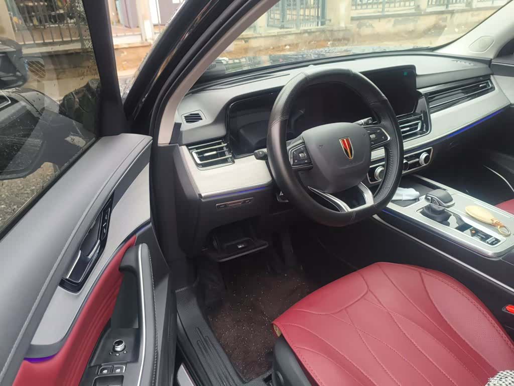 Hongqi HS5, 2025 12