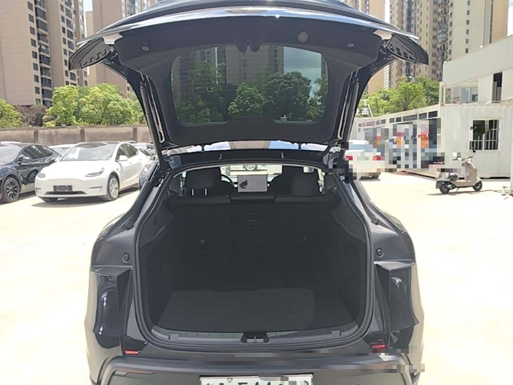 Tesla Model Y, 2025 19