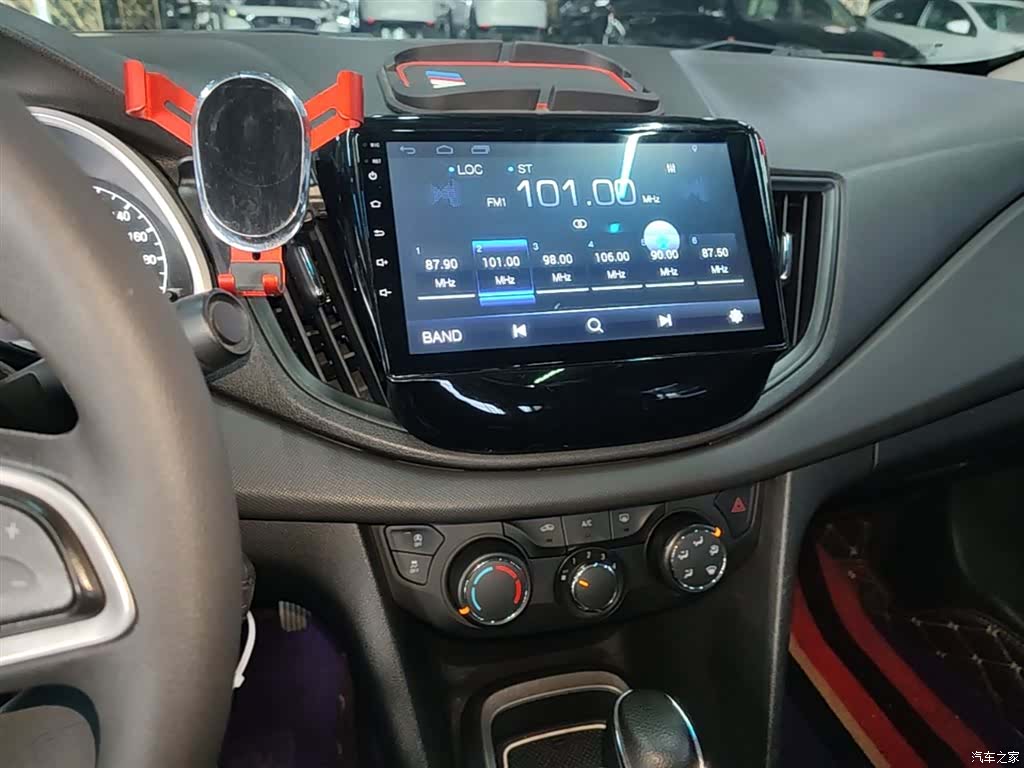 Chevrolet 320, 2019 13