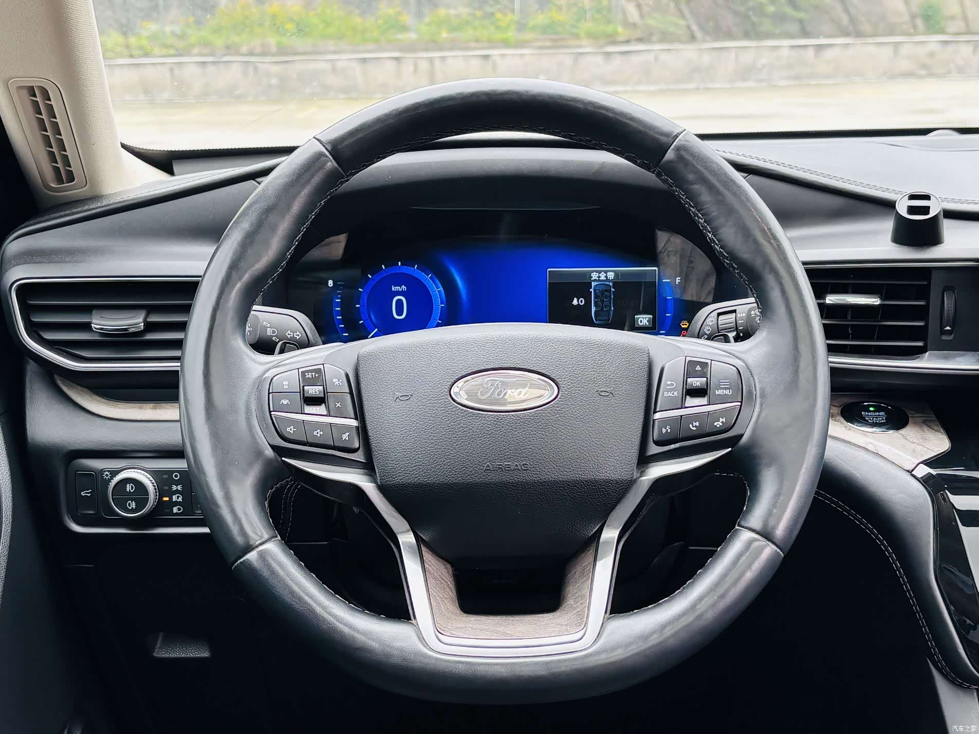 Ford Explorer, 2021 13
