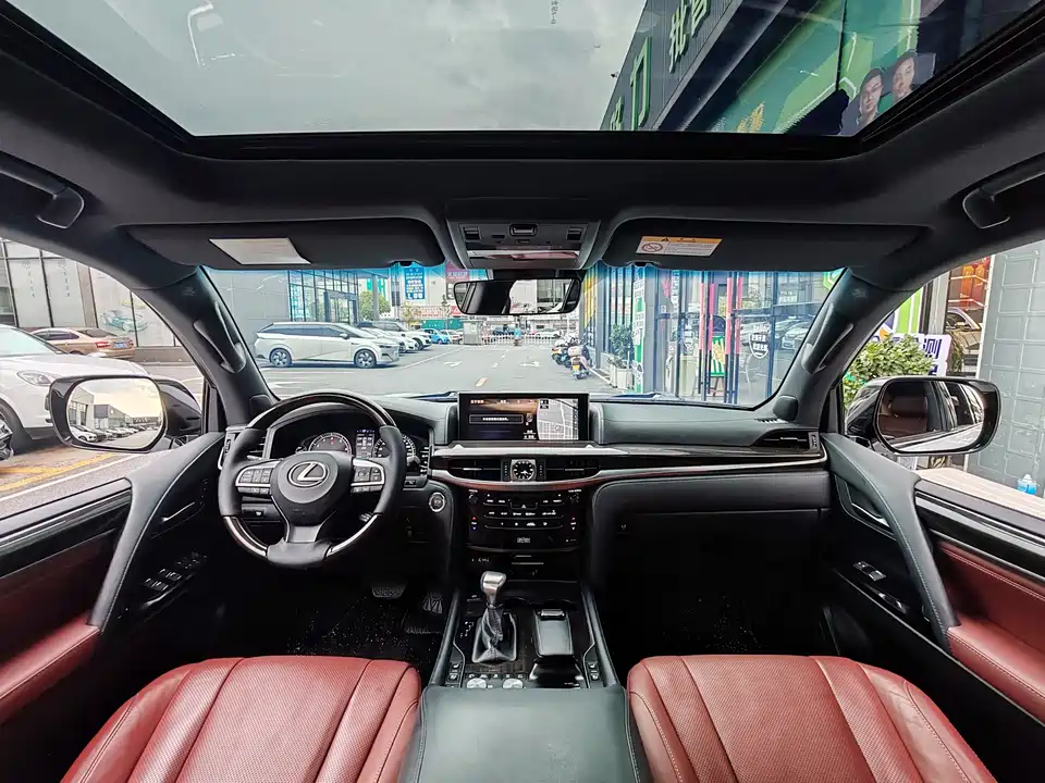 Lexus LX