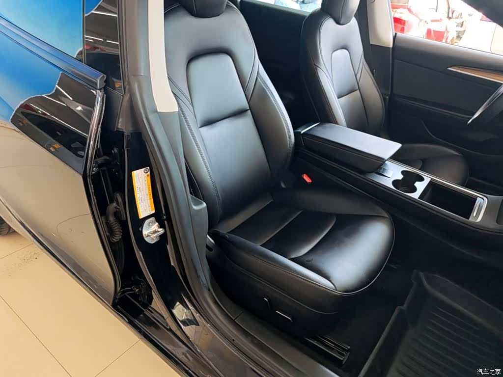 Tesla Model 3, 2023 25