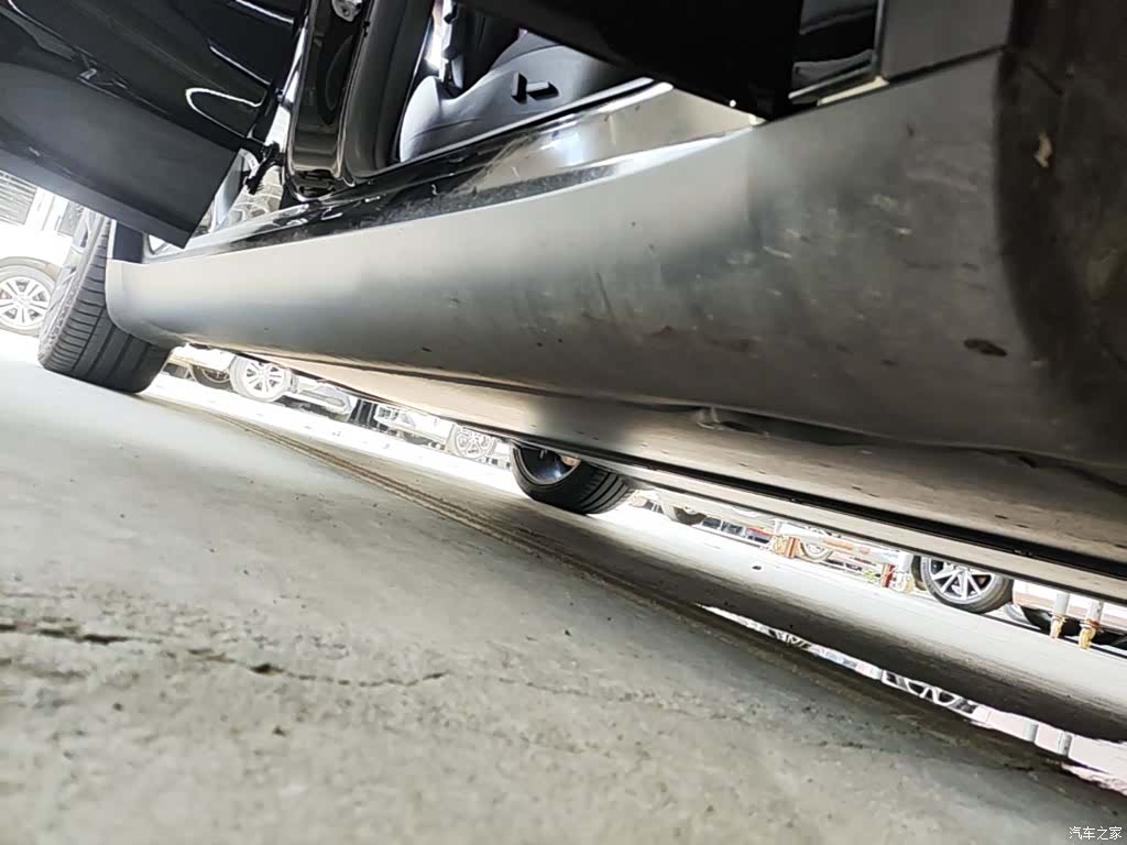 Tesla Model Y, 2023 19