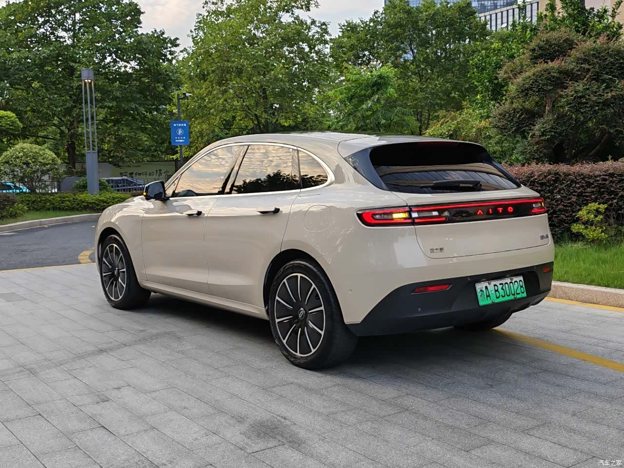 AITO M5, 2022 4