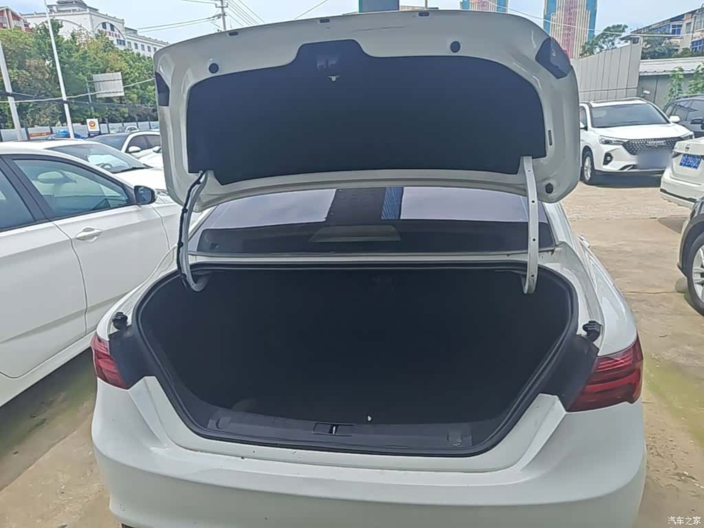 Geely Binray, 2021 19
