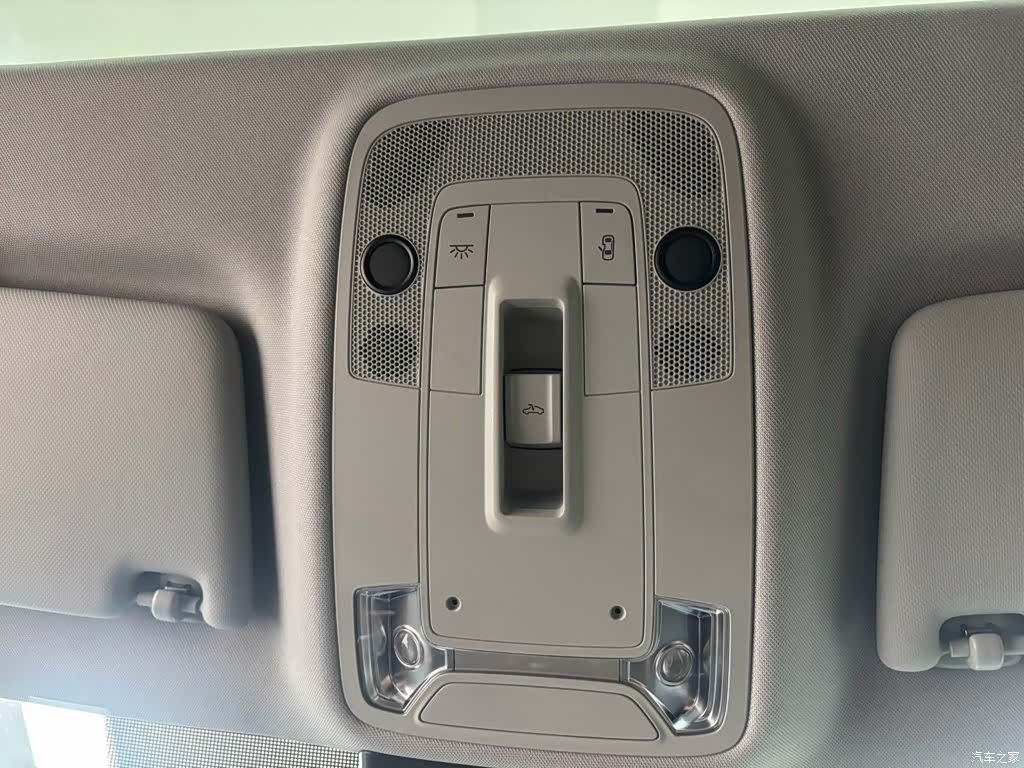 Audi Q2L, 2022 11