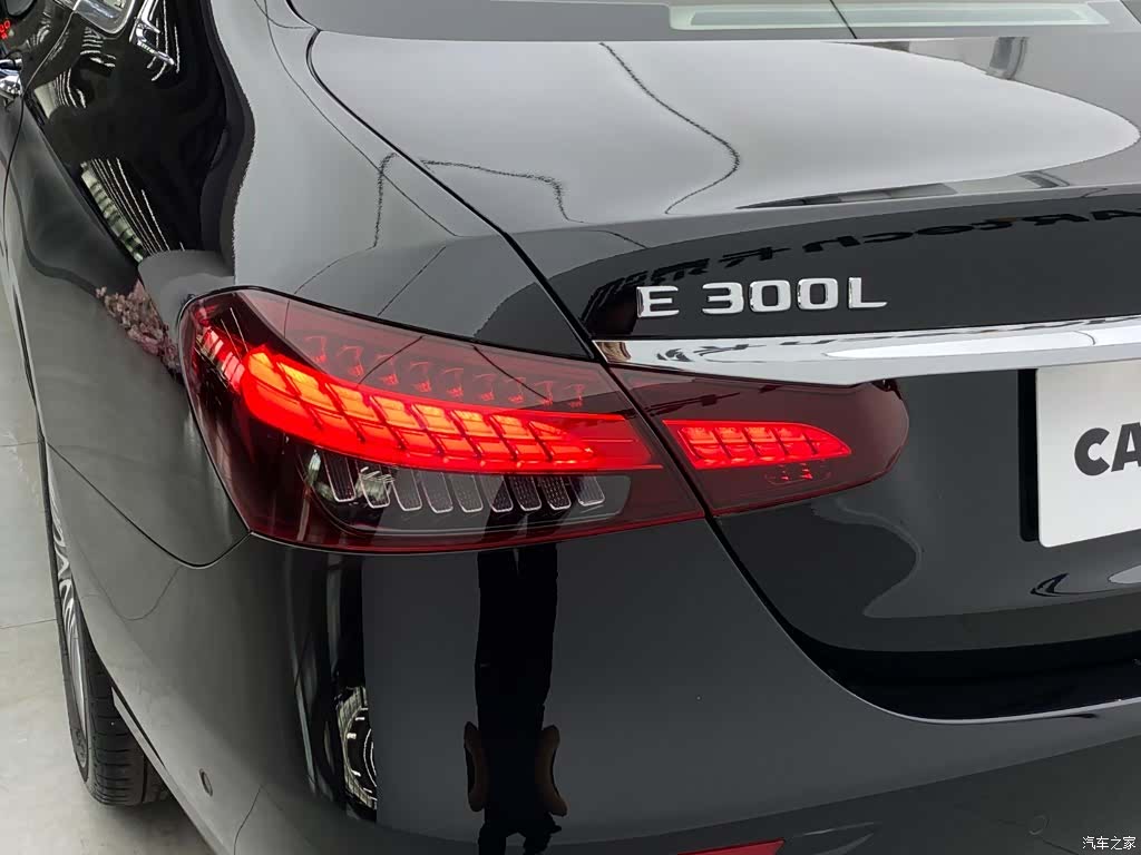 Mercedes-Benz E-Class, 2023 33