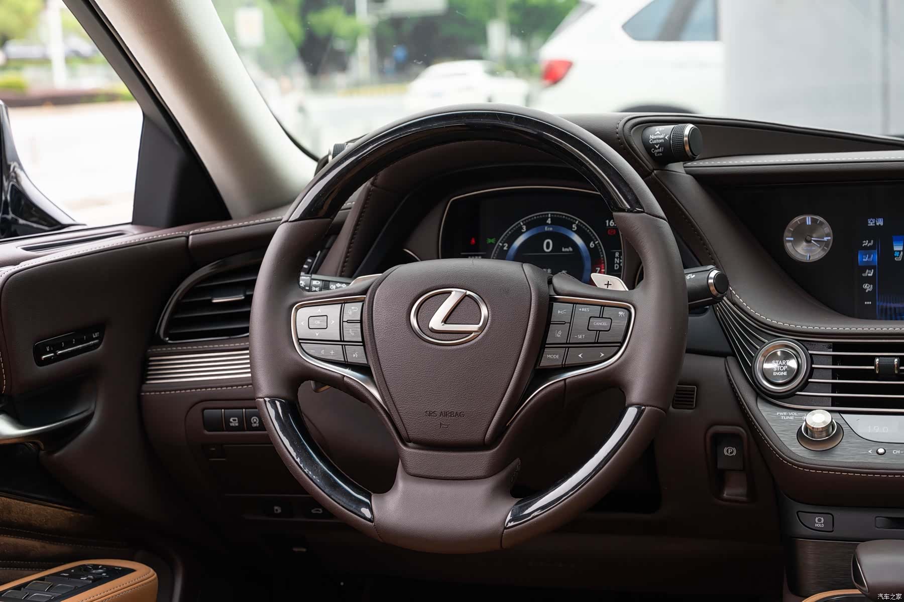 Lexus LS, 2019 14
