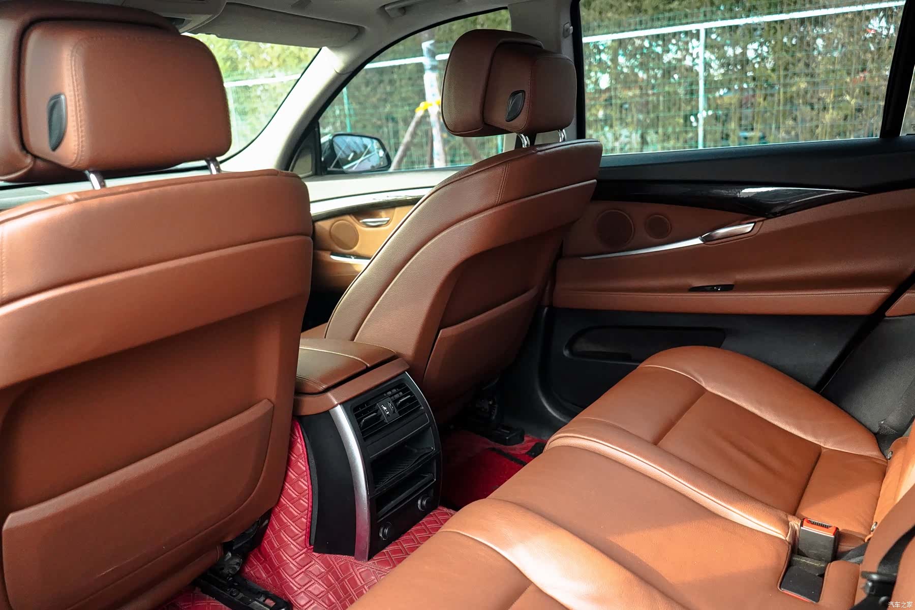 BMW 5 Series, 2012 11