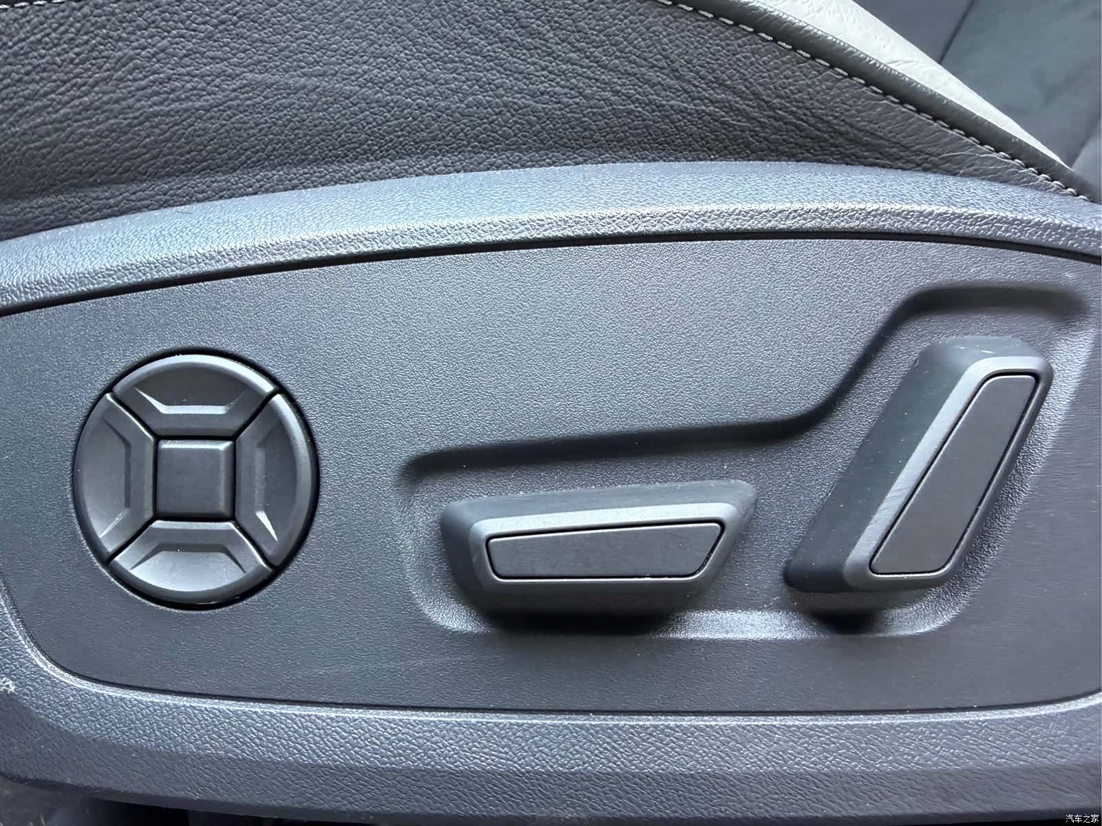Audi Q3, 2023 11