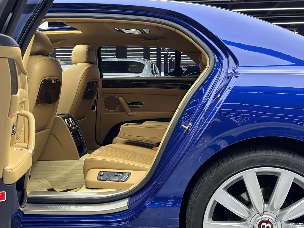 Bentley Flying Spur, 2019 7