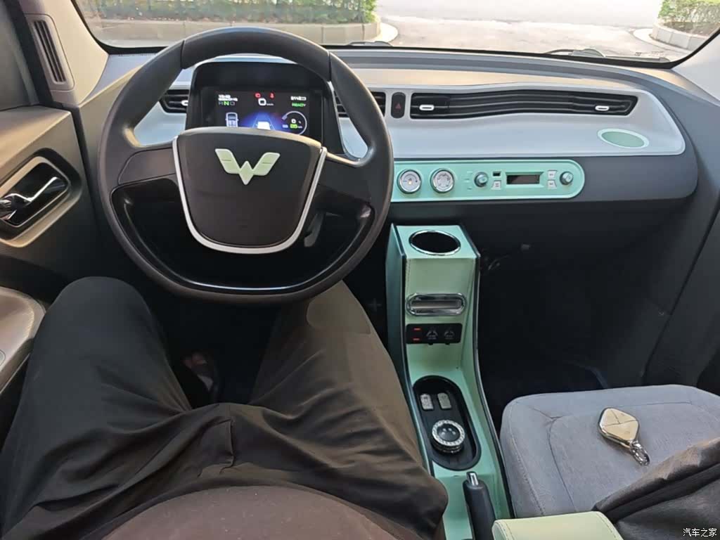 Wuling MINIEV, 2021 10