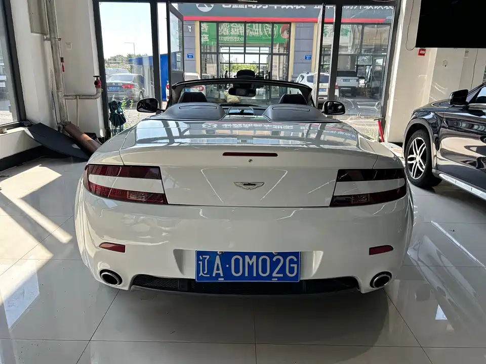 Aston Martin V8 Vantage