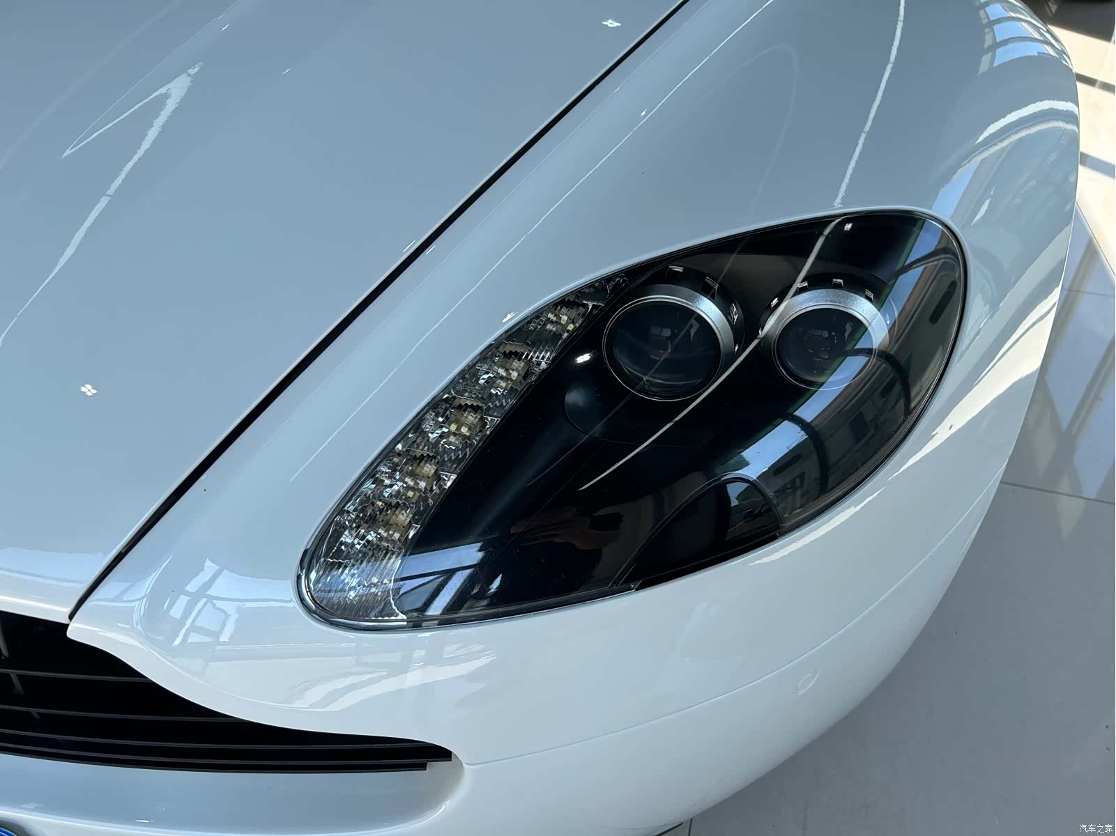 Aston Martin Vantage, 2011 19
