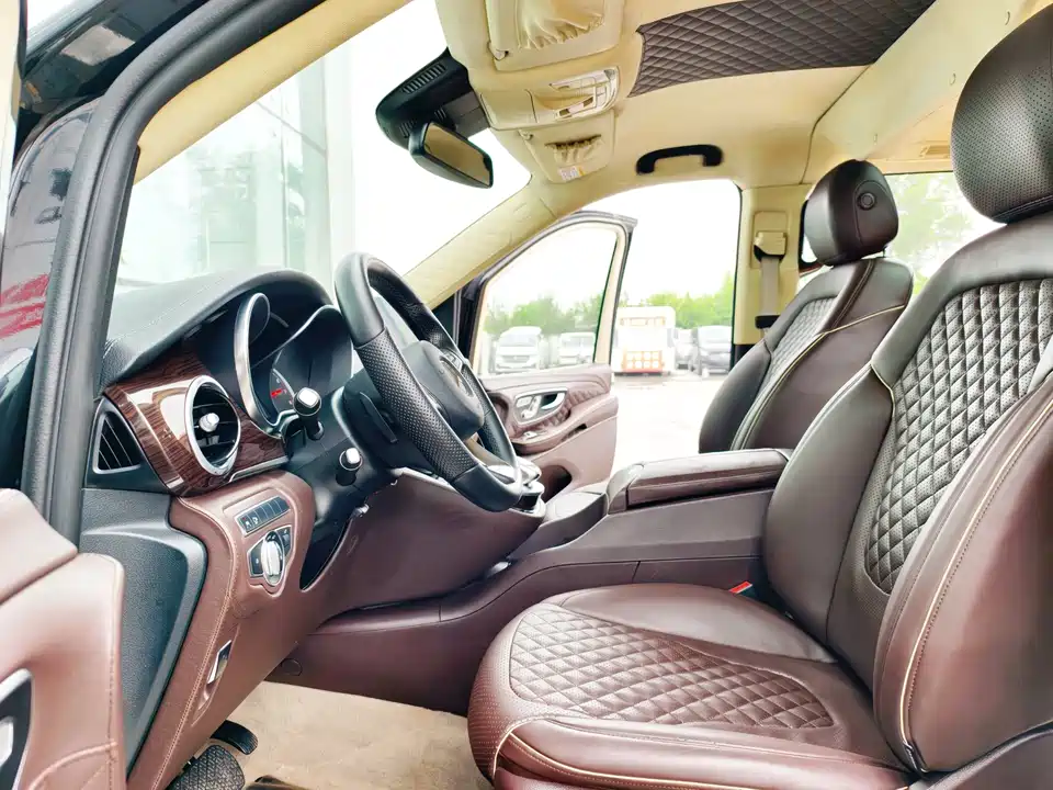 Mercedes-Benz V-class