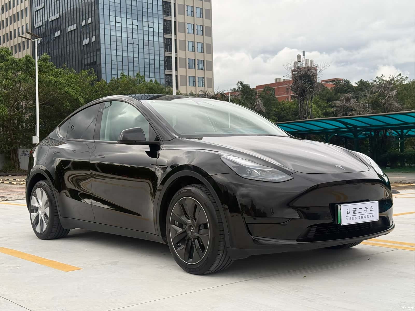 Tesla Model Y, 2022 3