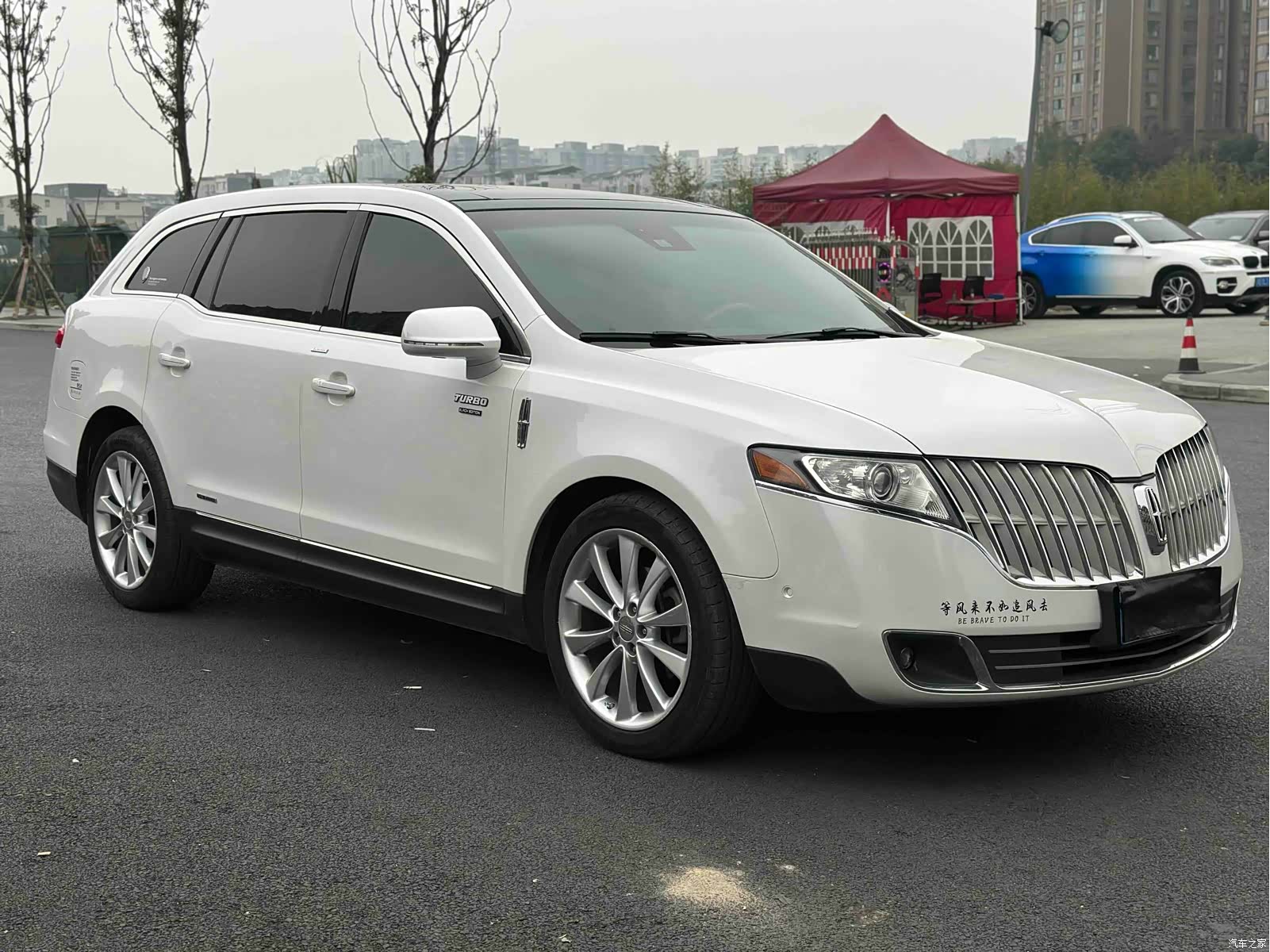 Lincoln MKT, 2012 3