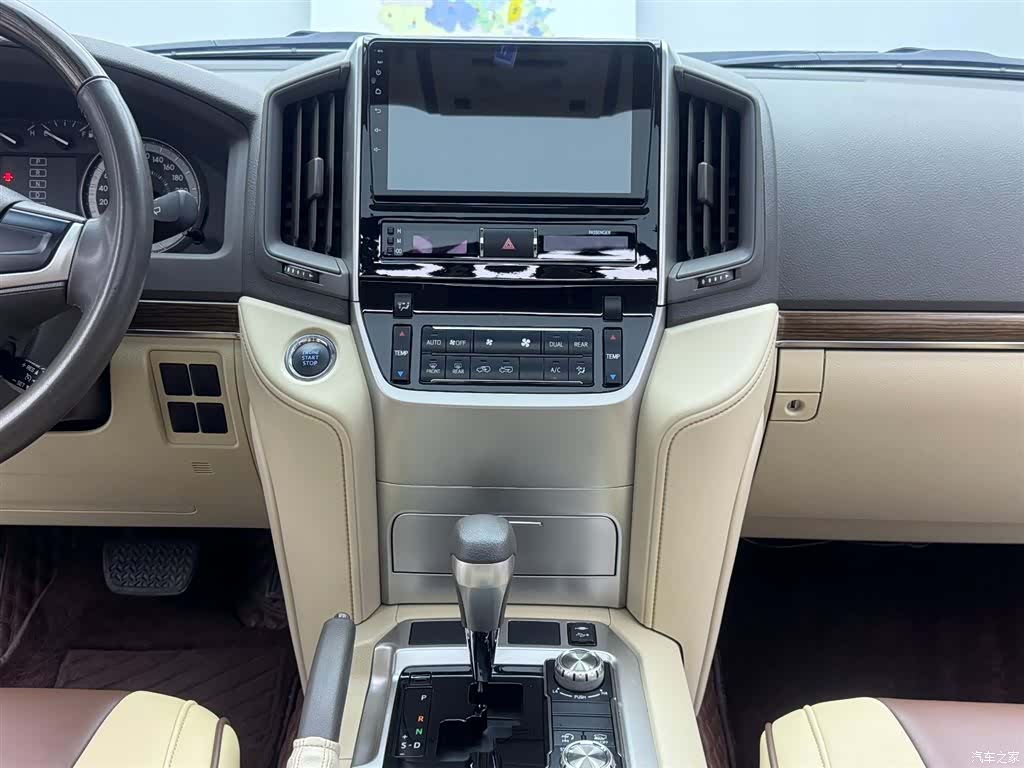 Toyota Land Cruiser, 2020 10