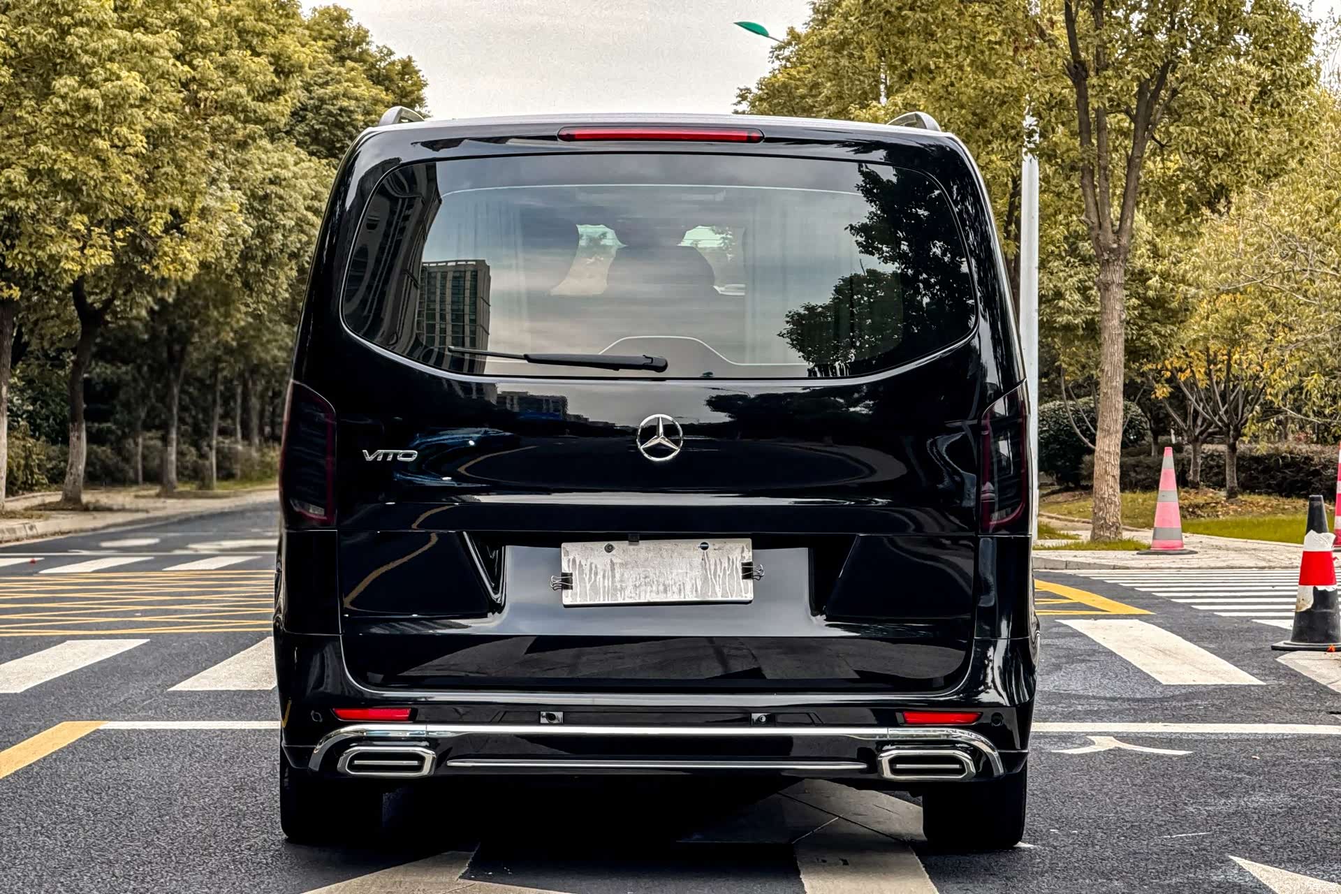 Mercedes-Benz 7, 2024 31