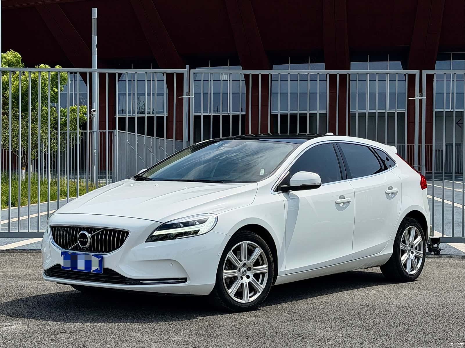 Volvo V40, 2017 1