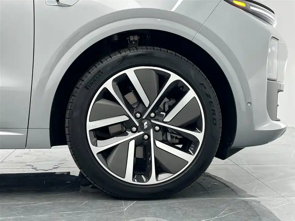 Li Auto Ideal L6