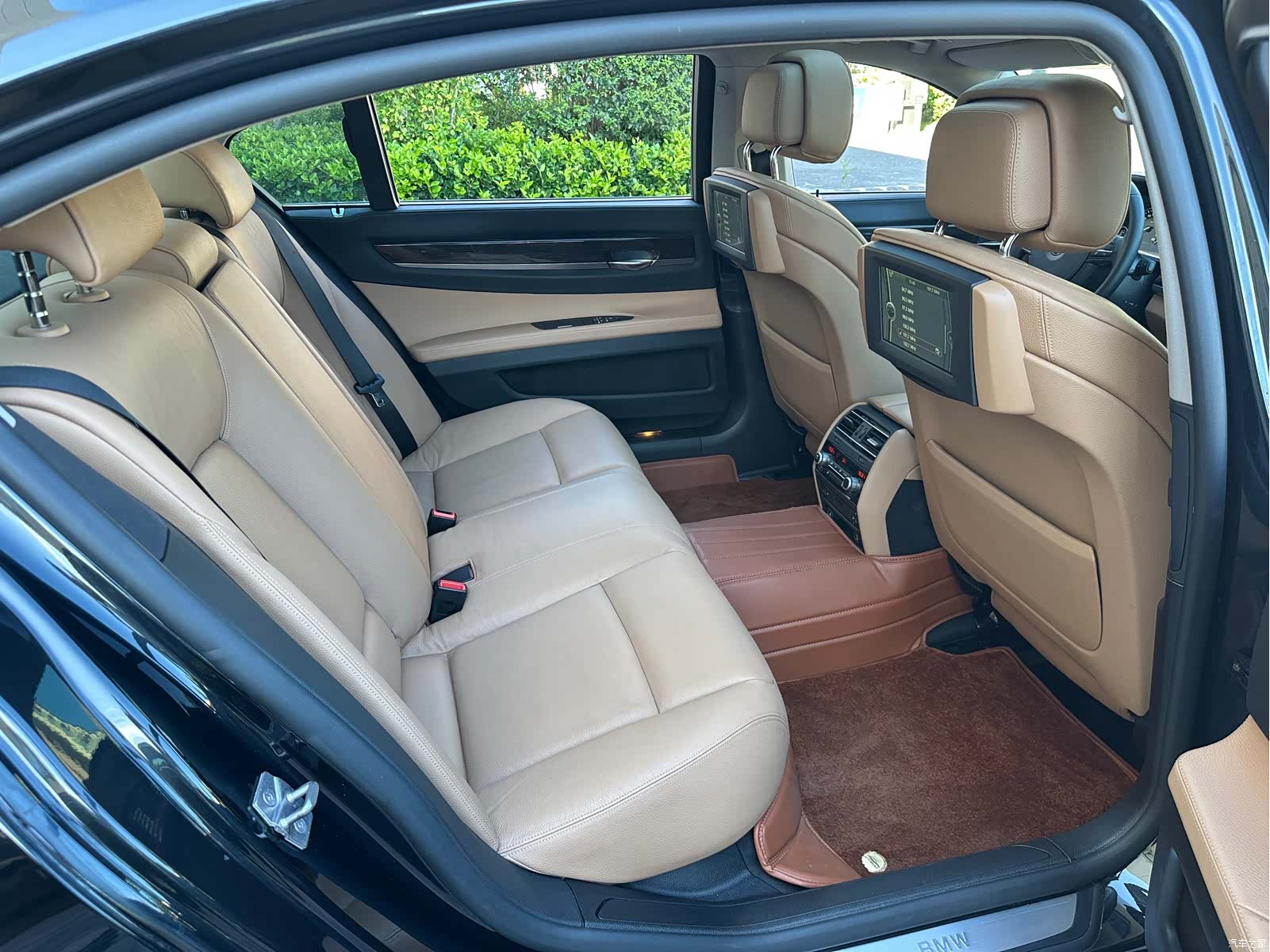 BMW 7 Series, 2012 37