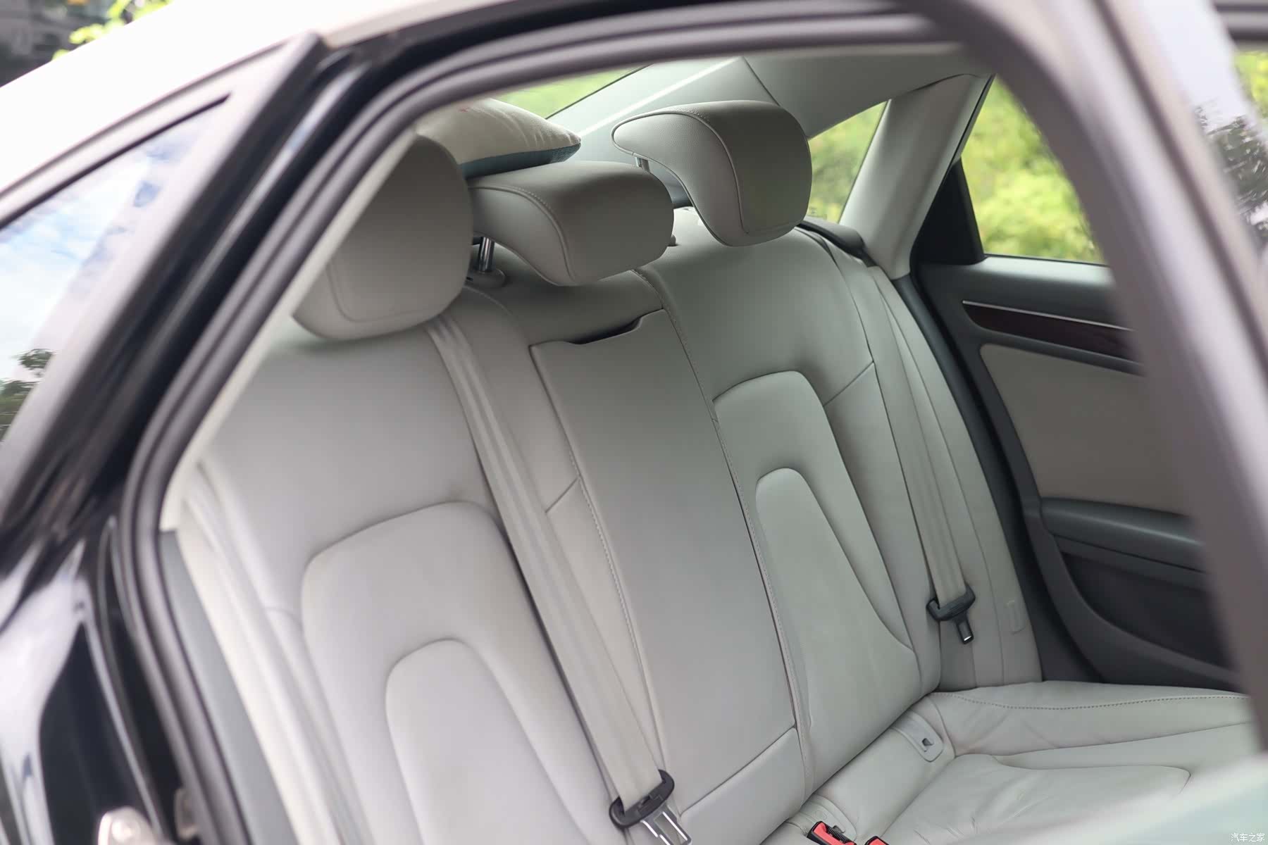 Audi A4L, 2013 23
