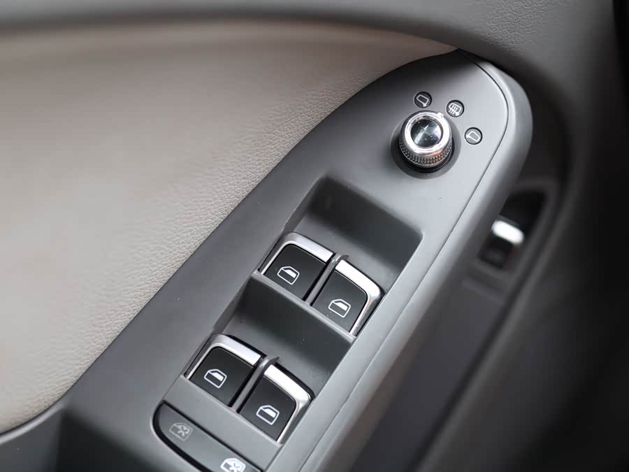 Audi A4L 2013, фото 12