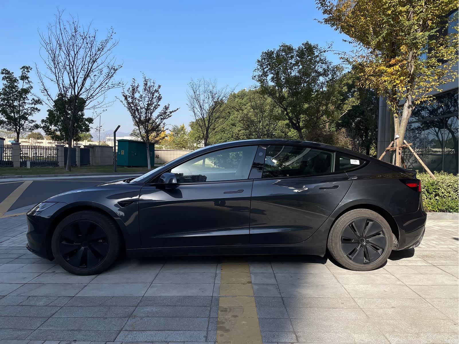Tesla Model 3, 2025 4