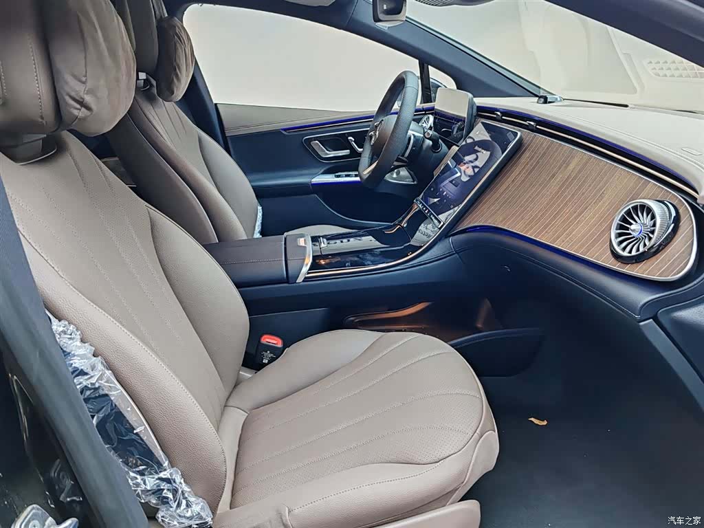 Mercedes-Benz EQE, 2025 9