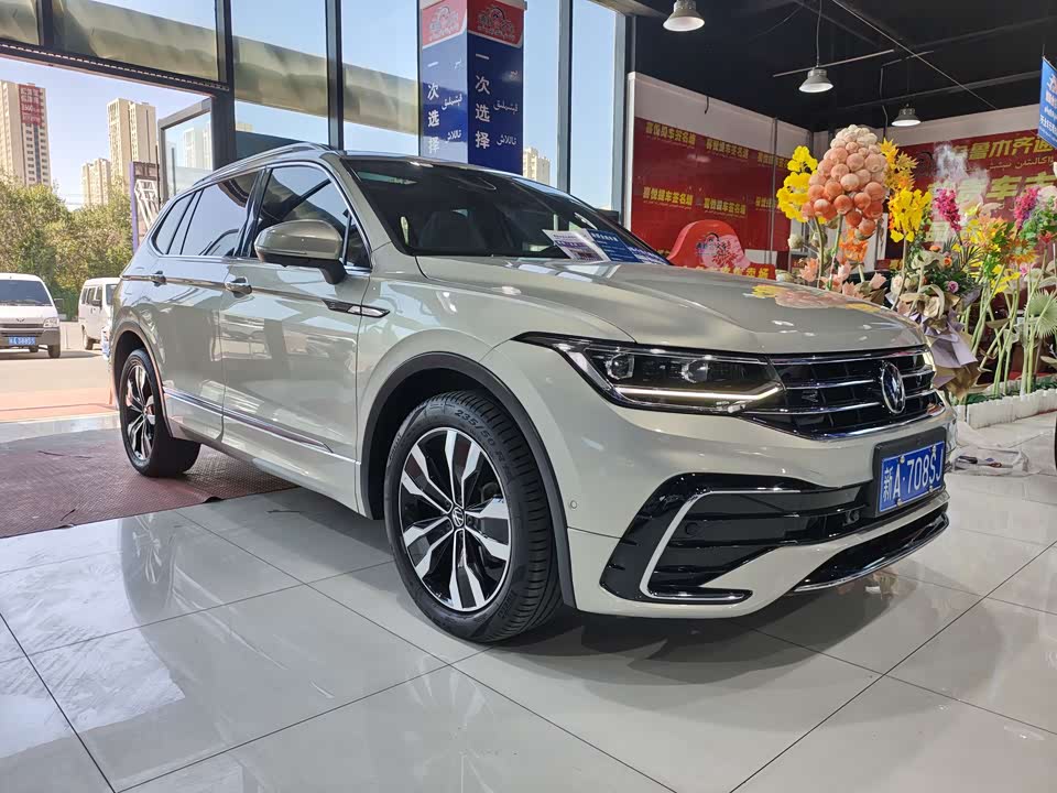 Volkswagen Tiguan L