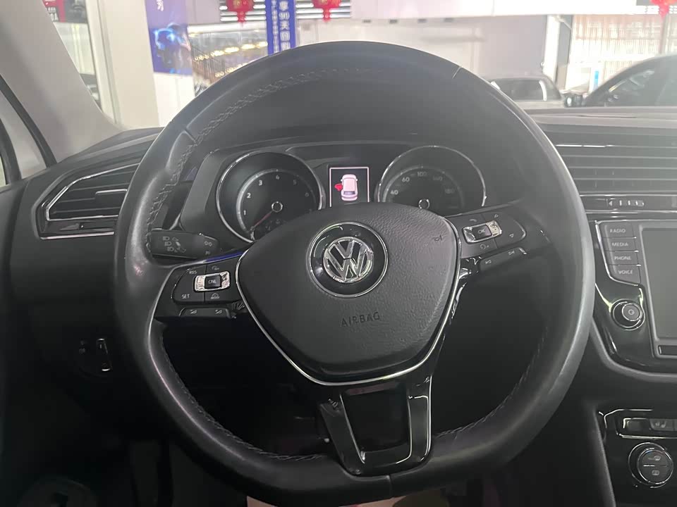 Volkswagen Tiguan L