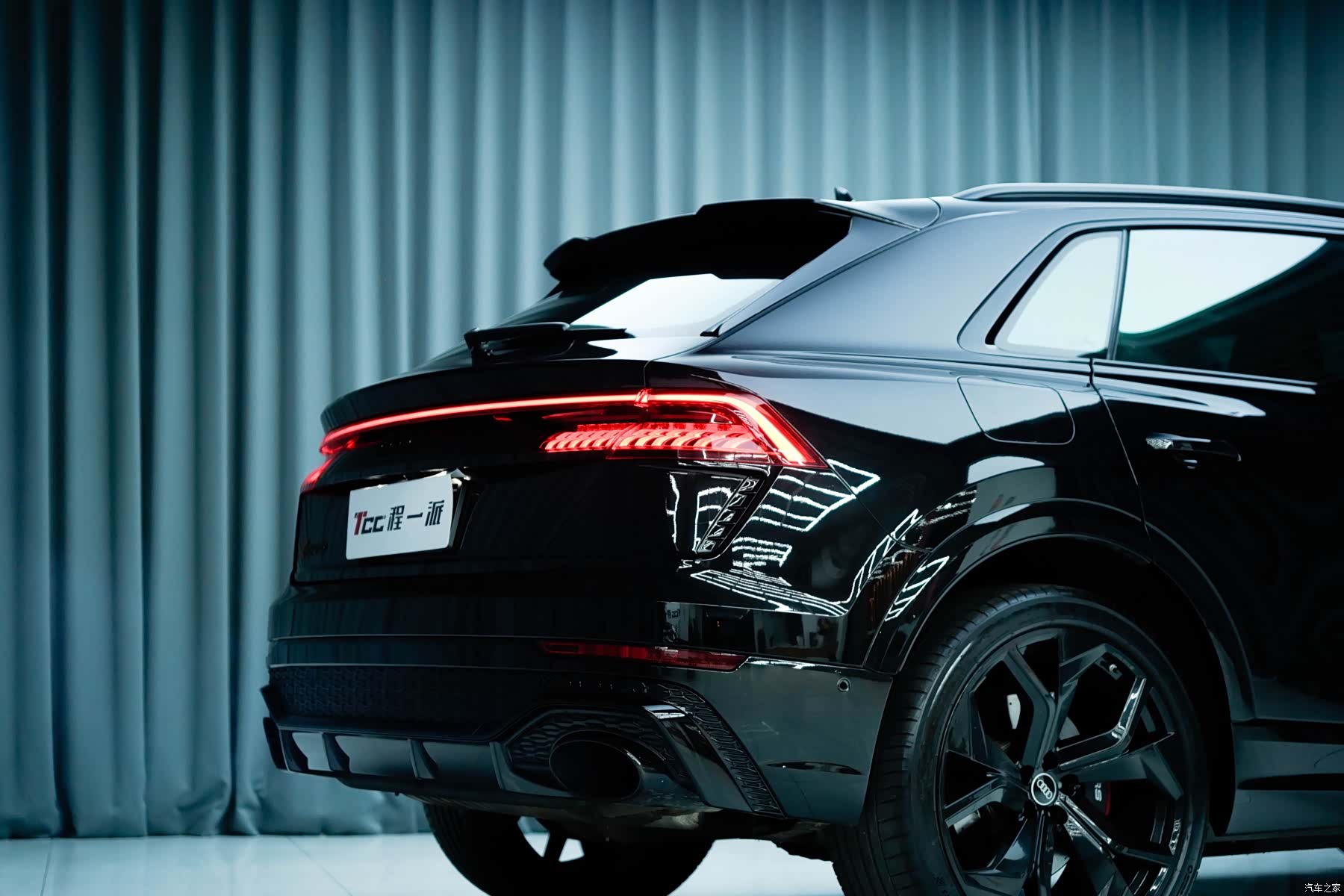 Audi Q8, 2022 все фото