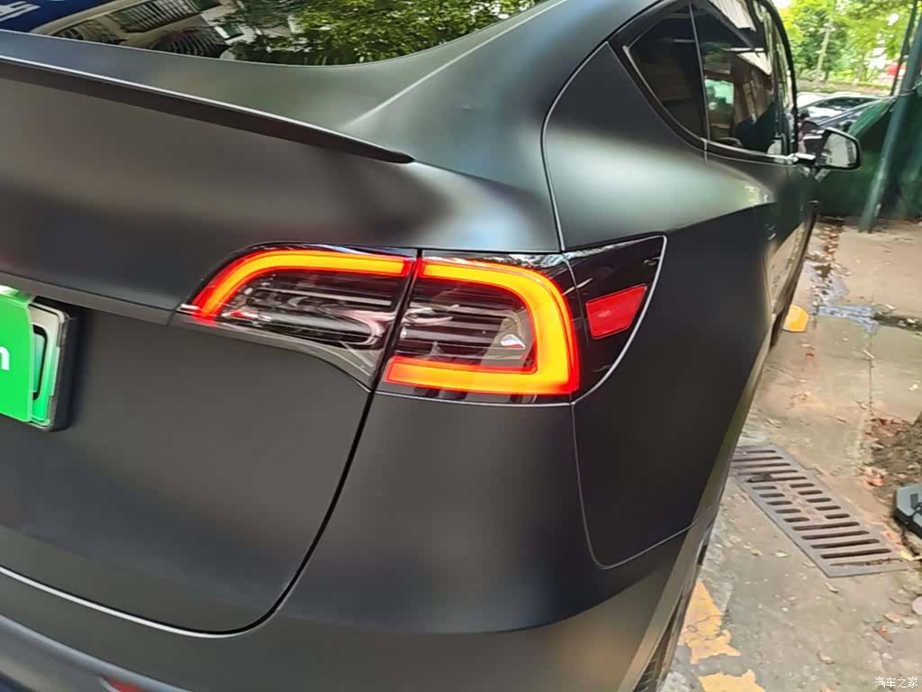Tesla Model Y, 2024 8