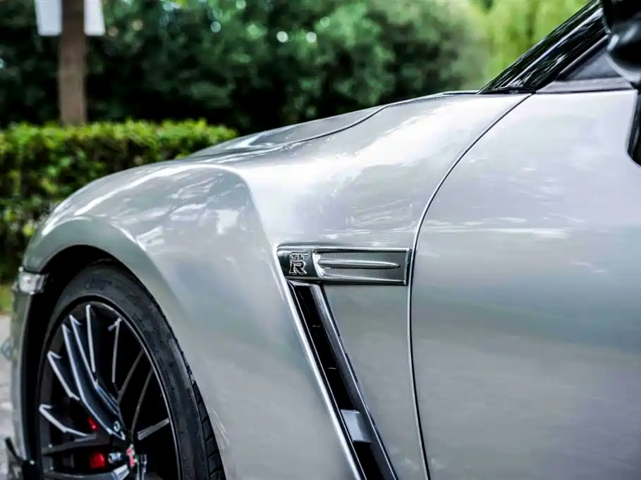 Nissan GT-R