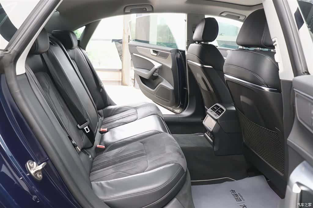 Audi A7L, 2024 25