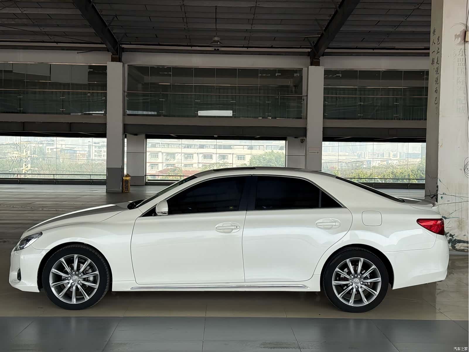 Toyota 2.5V, 2015 3