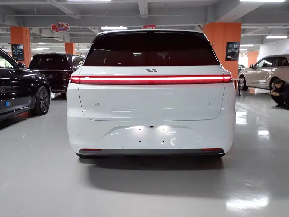 Li Auto Ideal L6