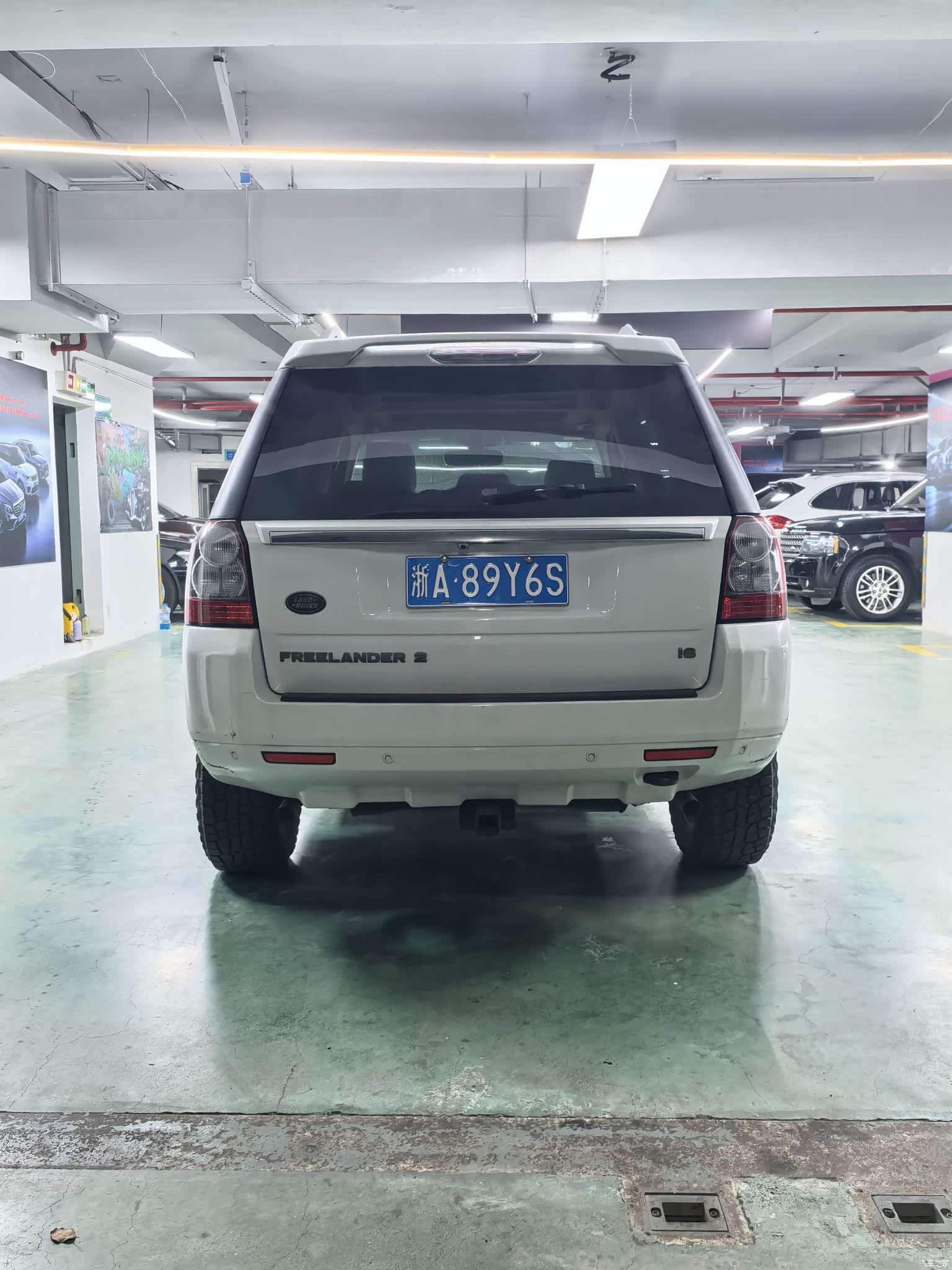 Land Rover i6, 2011 4