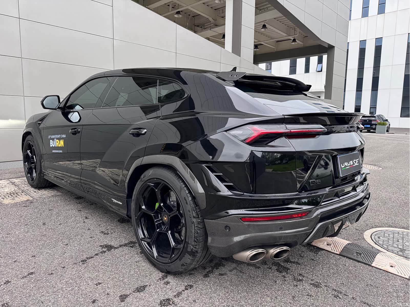 Lamborghini Urus, 2023 4