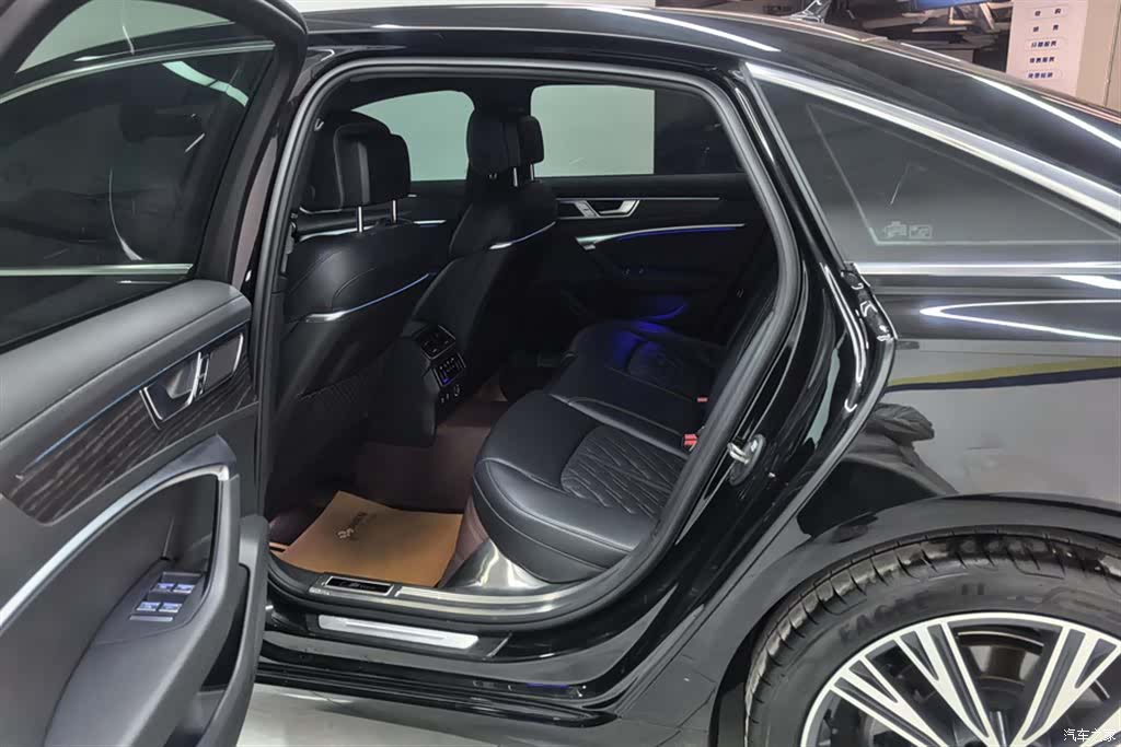 Audi A6L, 2025 11