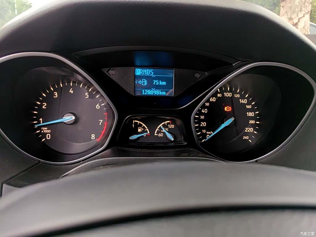 Ford Focus, 2015 12