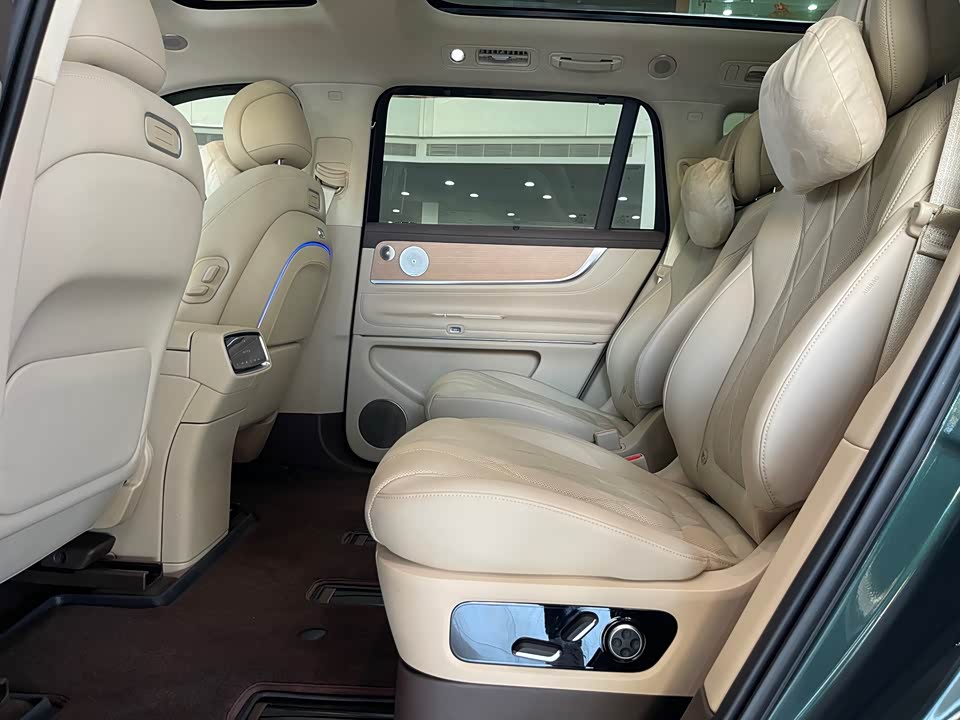 AITO Ask the world M9