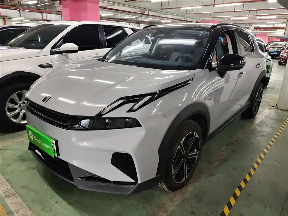 Lynk & Co 06 EM-P
