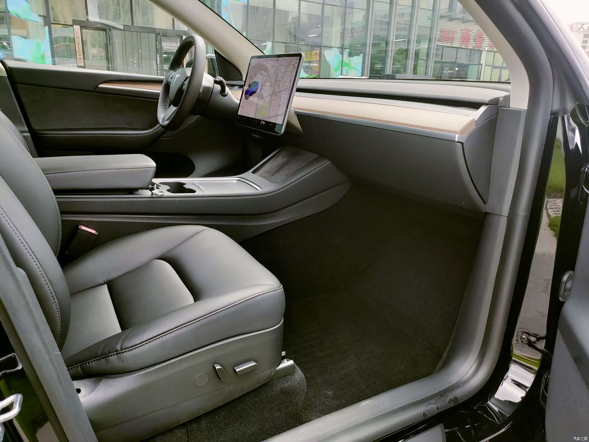 Tesla Model Y, 2022 24