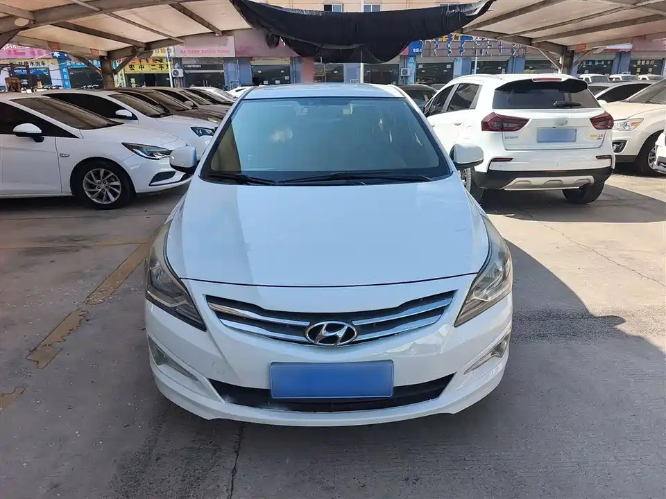 Hyundai Rena