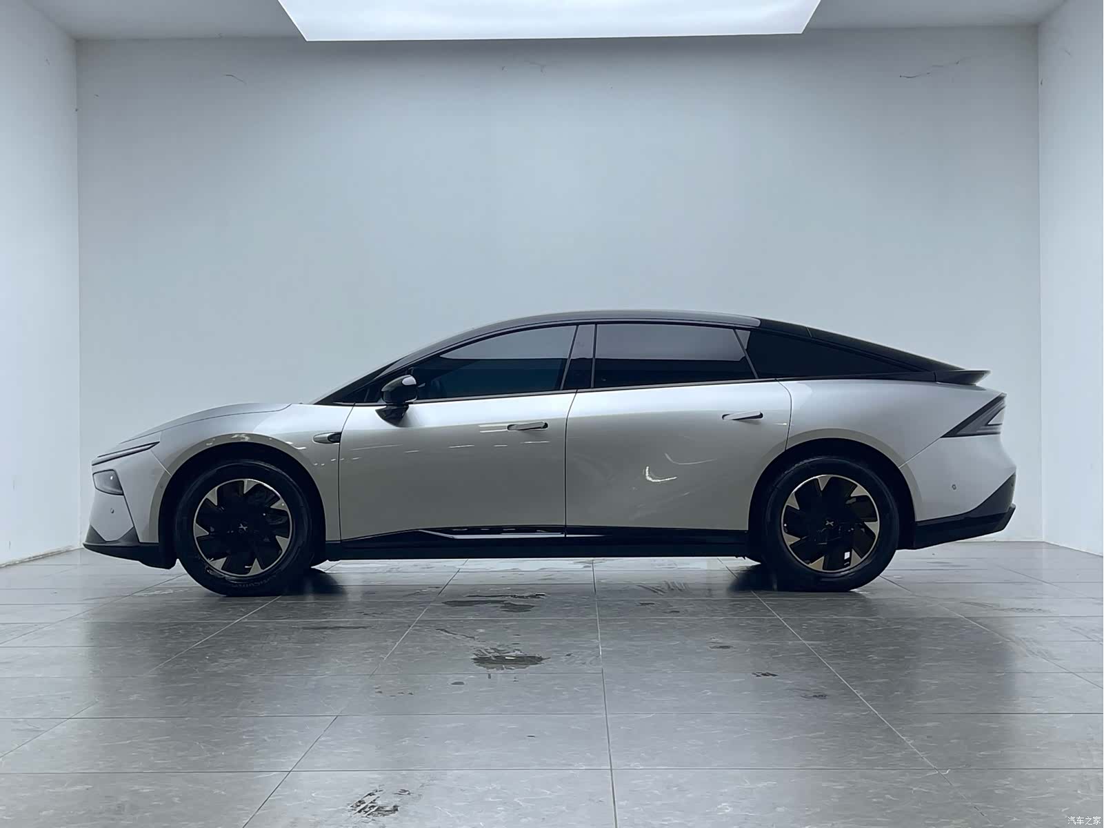 Xpeng P7, 2025 8