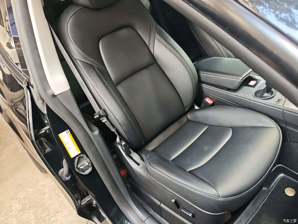 Tesla Model Y, 2022 25