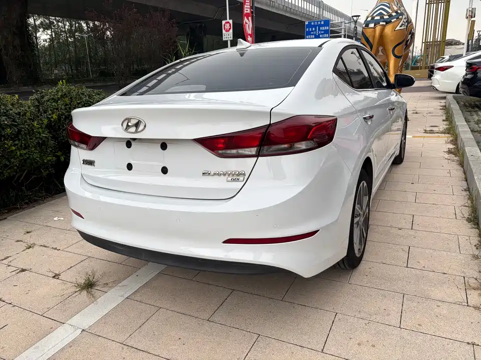 Hyundai Lead