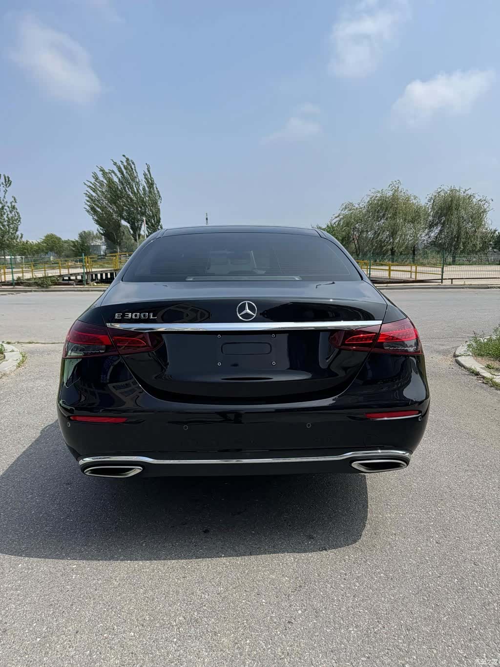 Mercedes-Benz E-Class, 2023 4